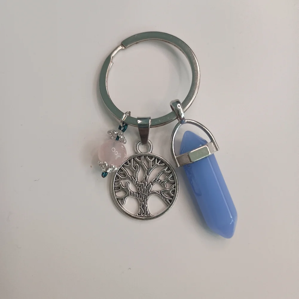 🎉 4 Items/$15 🎉 Point Pendant Keychain with Tree of Life Charm & Accent Bead